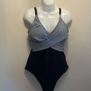 Women B2Prity one piece swim suit size L NWT